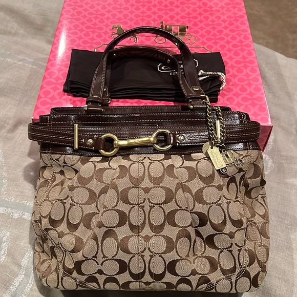 Coach Hampton Tote - Picture 1 of 8